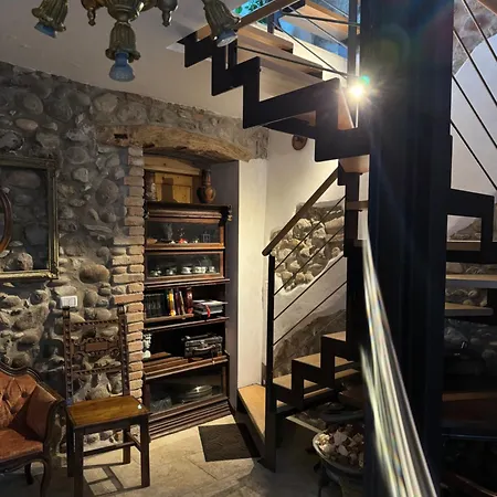 Проживание в семье Artisanti - Dania Бардолино