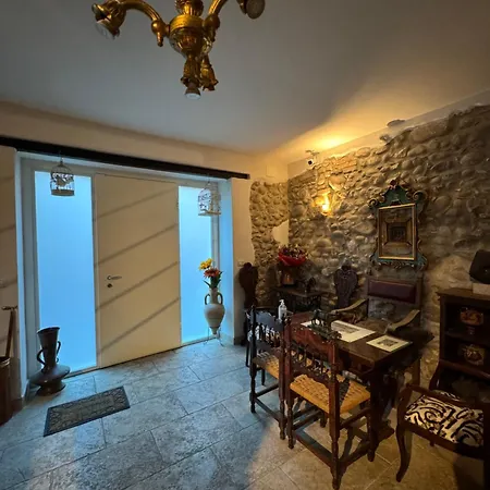 Artisanti - Dania Бардолино