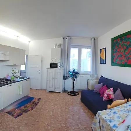 Artisanti - Dania Alloggio in famiglia *